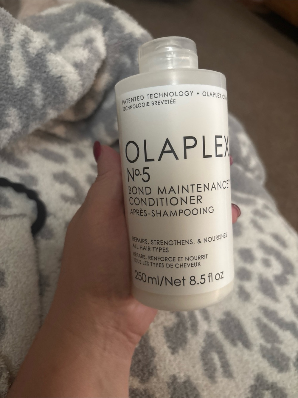 OLAPLEX No.5 Bond Maintenance Conditioner - White